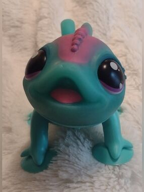 Little Live Pets Bright Light Chameleon Sunny Interactive Sounds WORKS Blue